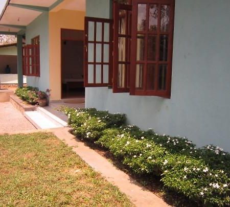 Hotel Gayan'S Udawalawe Exterior photo