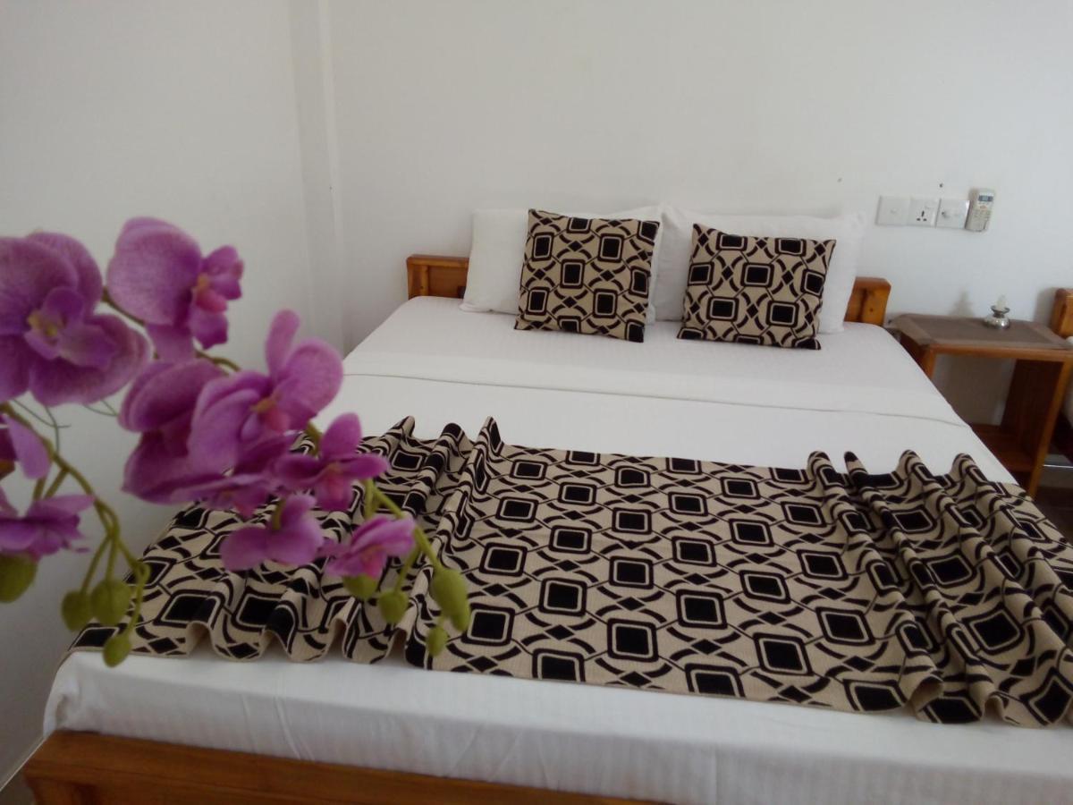 Hotel Gayan'S Udawalawe Exterior photo